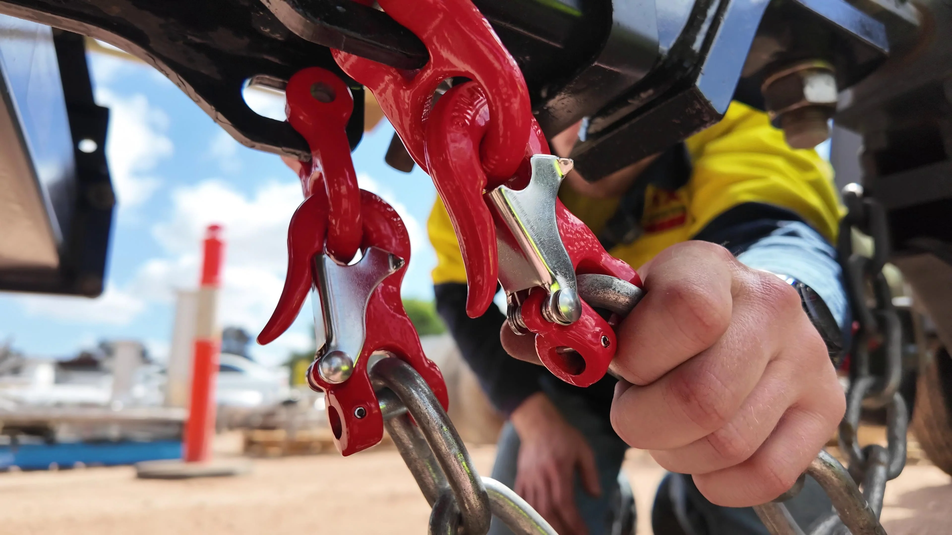 Mawby Hook Trailer Safety Chain Coupling 3.5T 13mm Throat Pair - Image 9